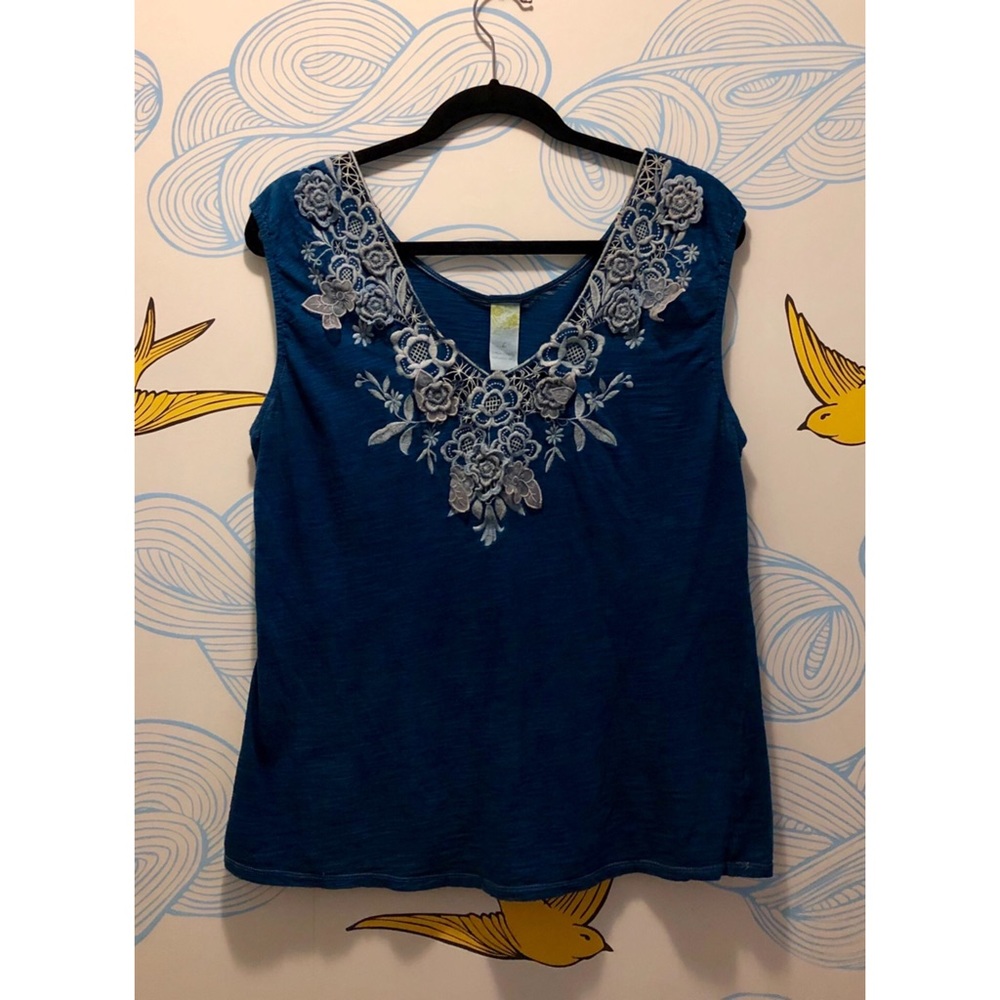 Lace appliqué indigo tank top